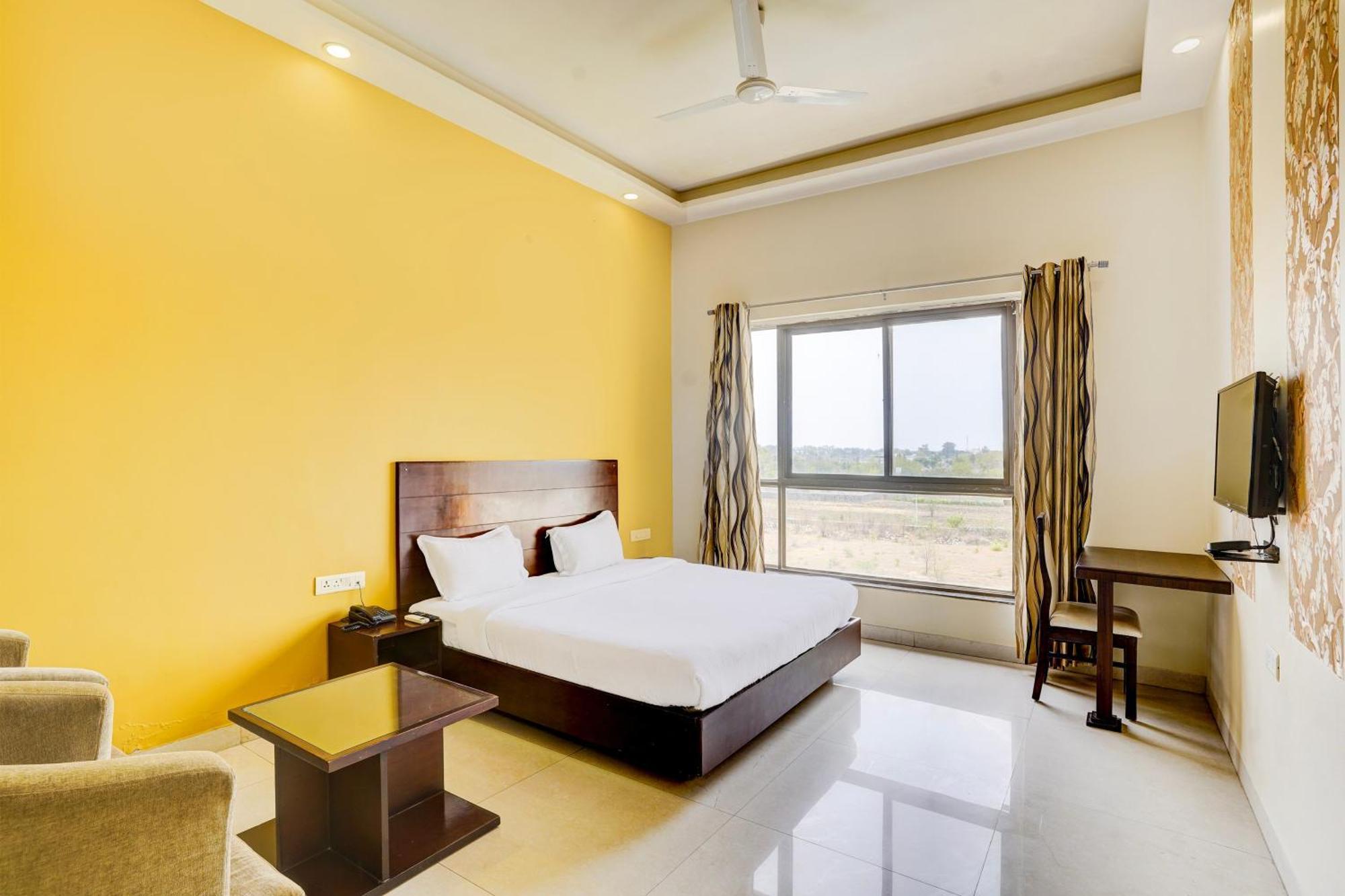 Hotel Amrit Manthan Chittorgarh Eksteriør billede